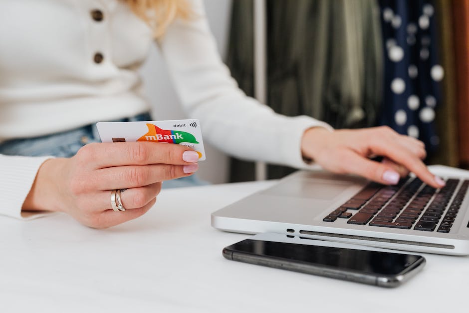 Sparkasse: Mit Kreditkarte online bezahlen