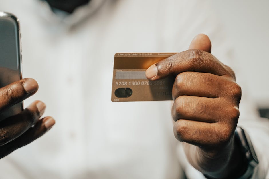 Zahlung mit Kreditkarte - Vorteile und Risiken